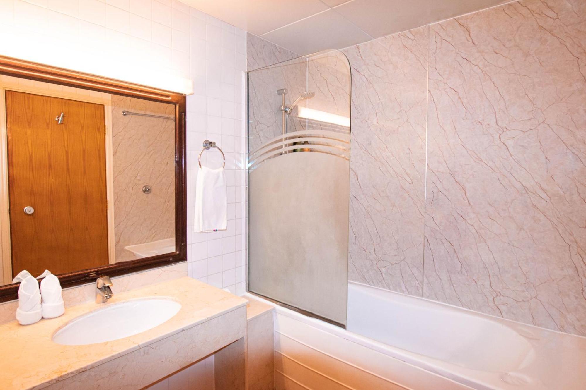 Premium Queen Room