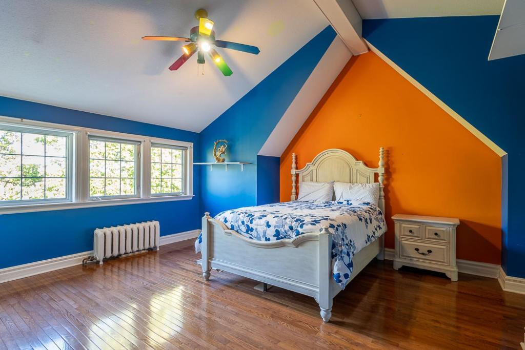 Standard Queen Room