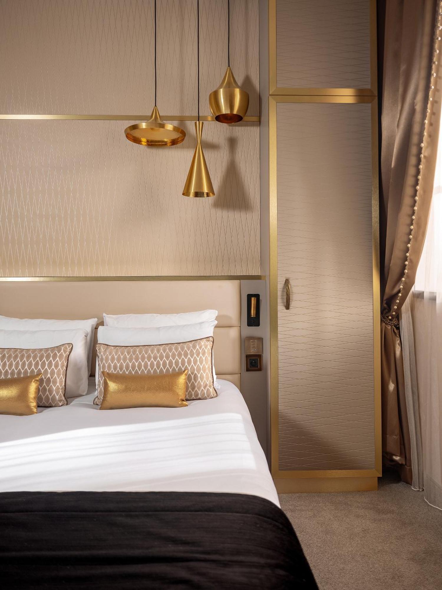 Queen Room
