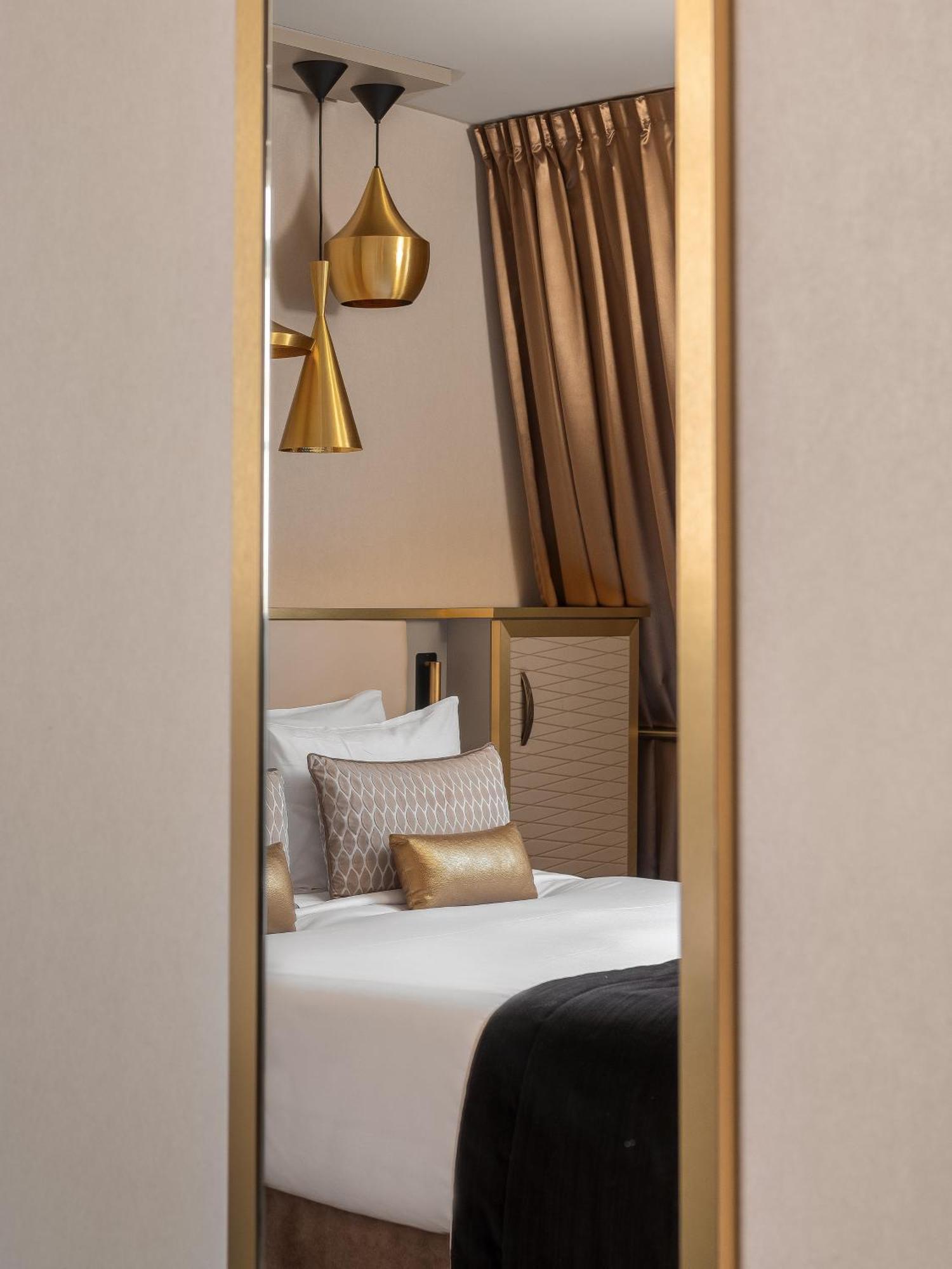 Queen Room