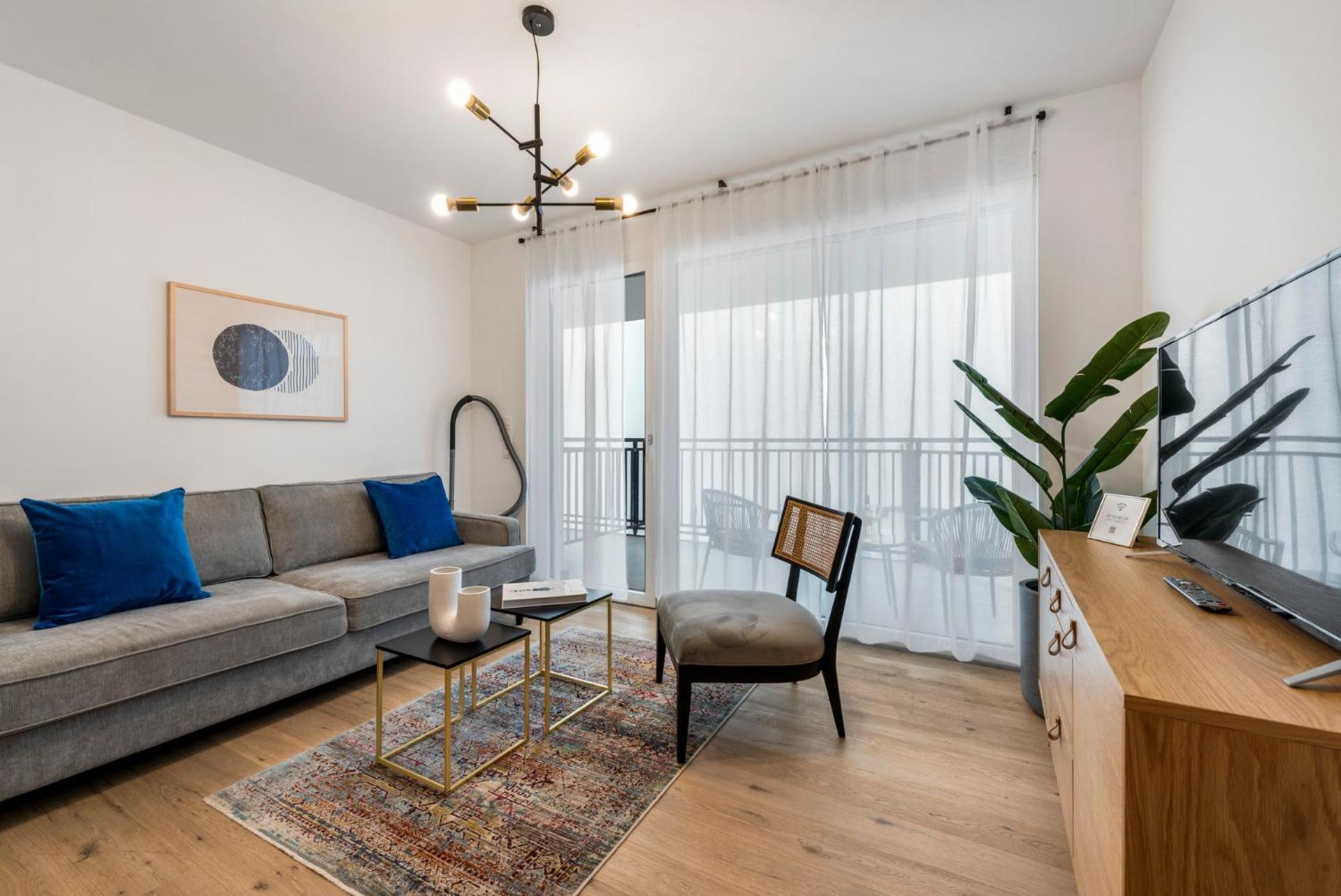 Superior One-Bedroom Apartment with Balcony