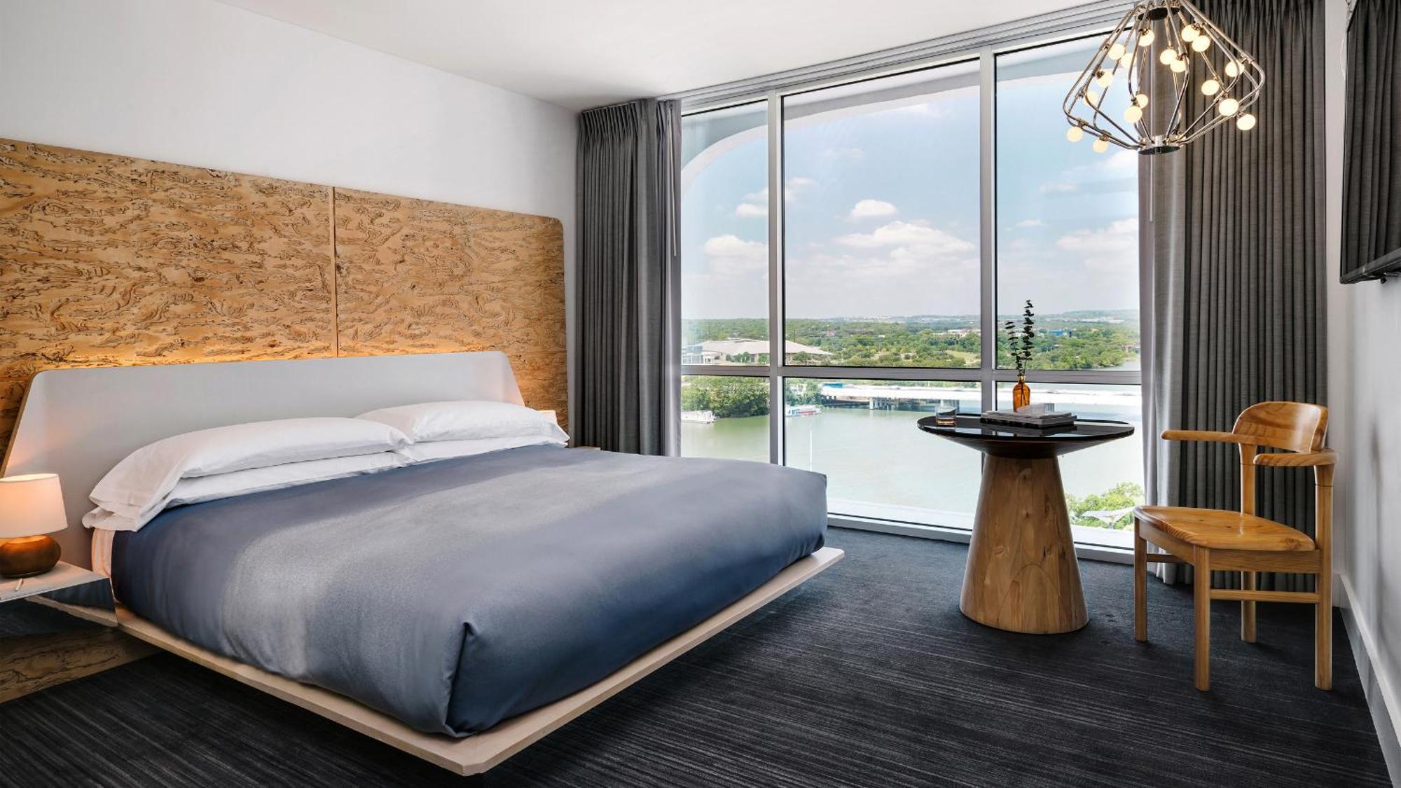 Lakeside Suite