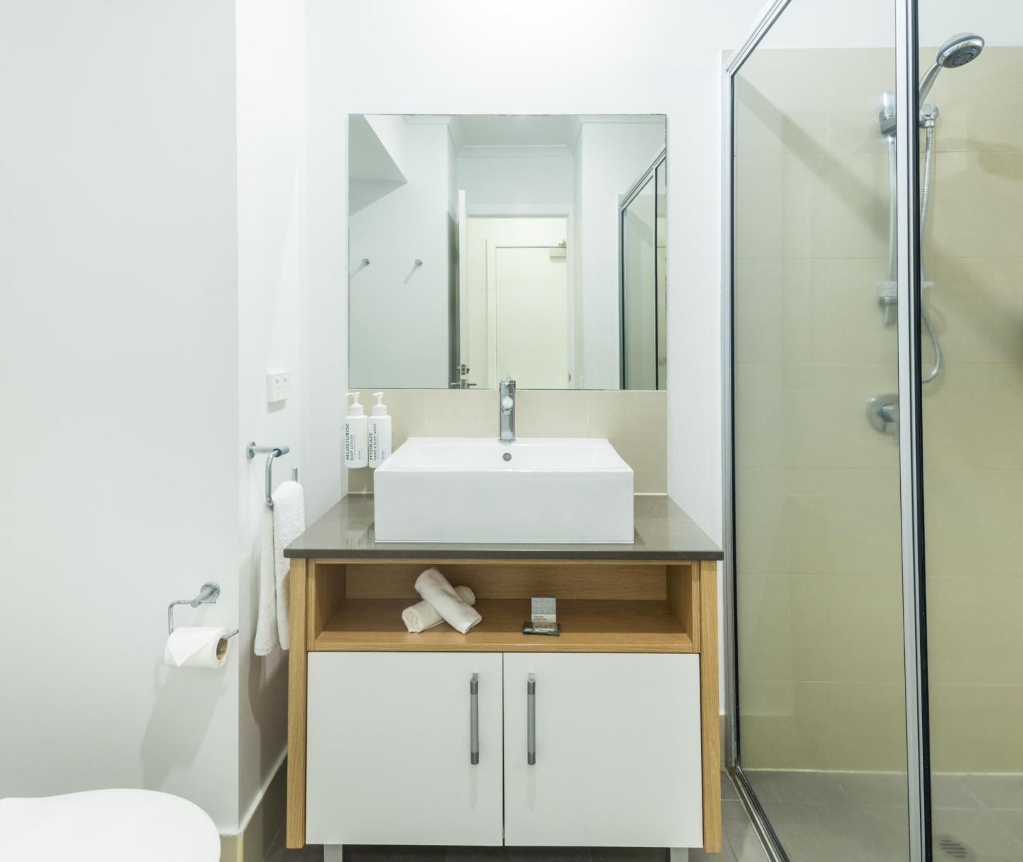 King Room with Pool View,1666643293:JPEG