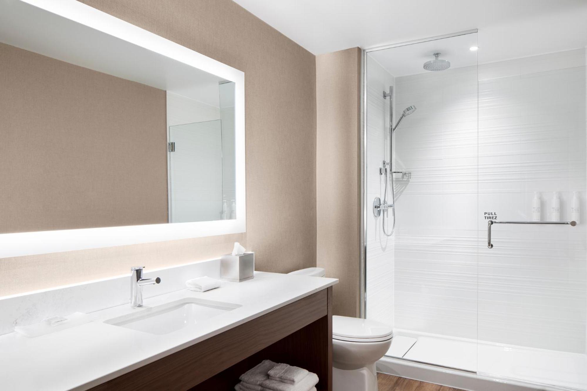 Standard Queen Room with Two Queen Beds,1667911397:JPEG