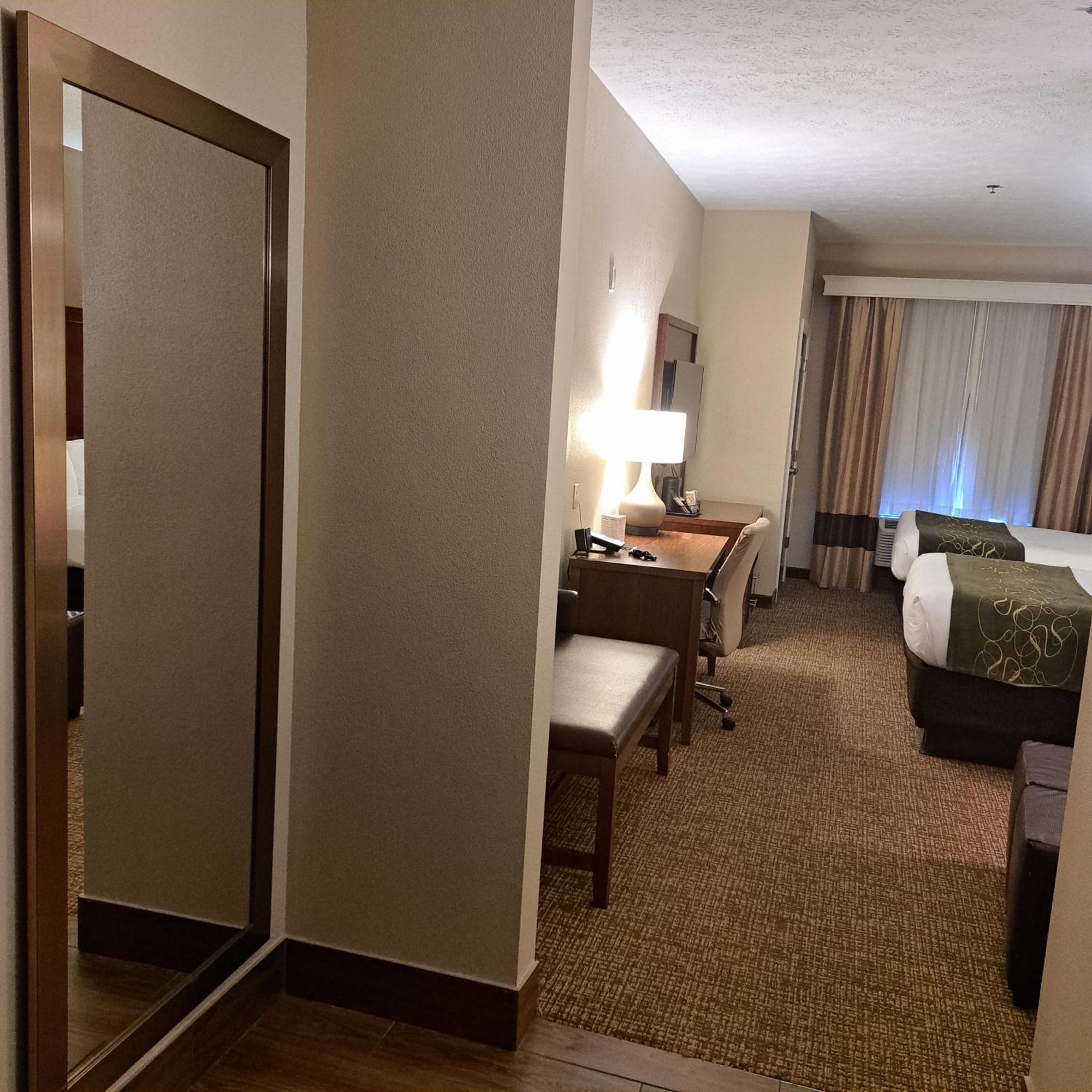 Queen Suite Two Queen Beds Non-Smoking
