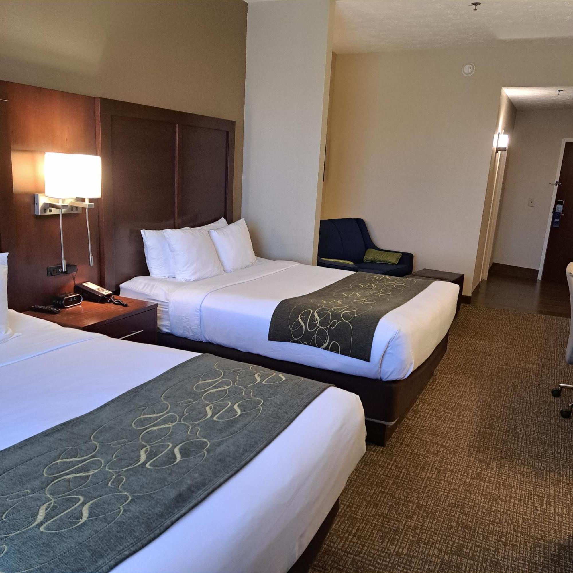 Queen Suite Two Queen Beds Non-Smoking