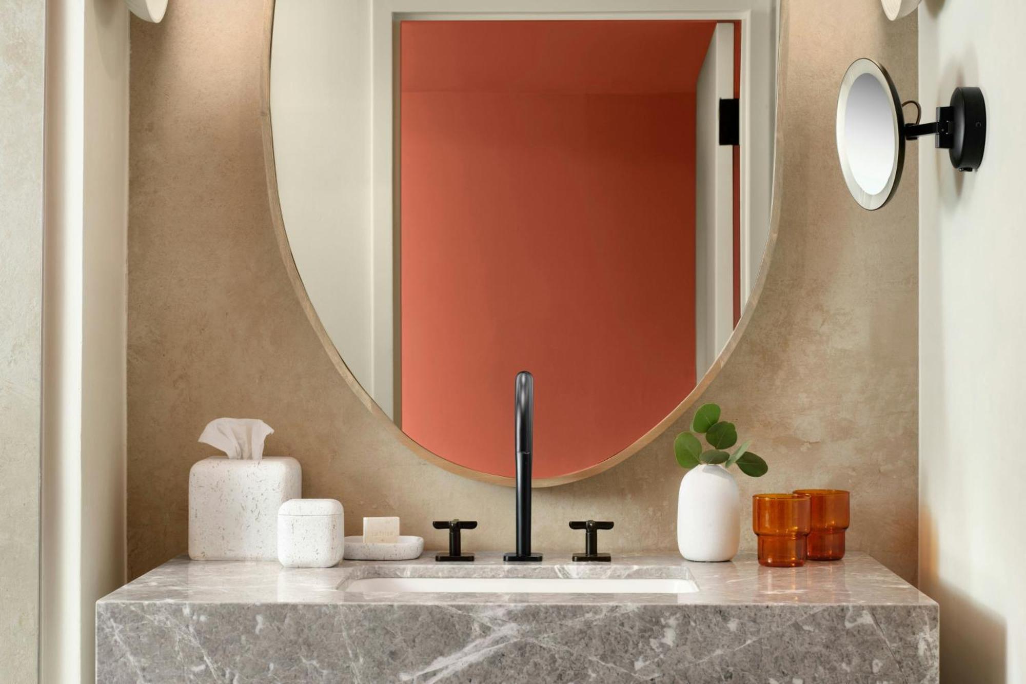 Queen Room with City View - Mobility Accessible with Roll-in Shower