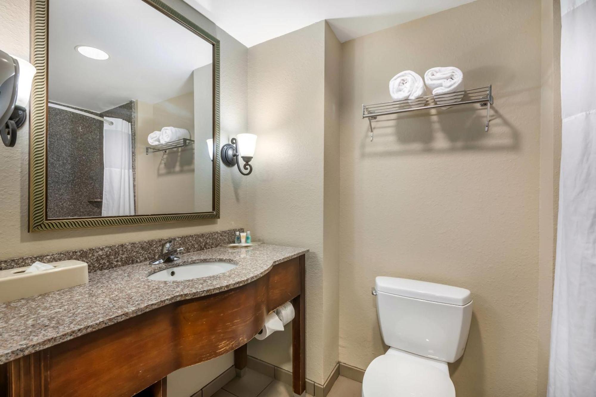 Queen Suite with Two Queen Beds - Disability Access/Non-Smoking