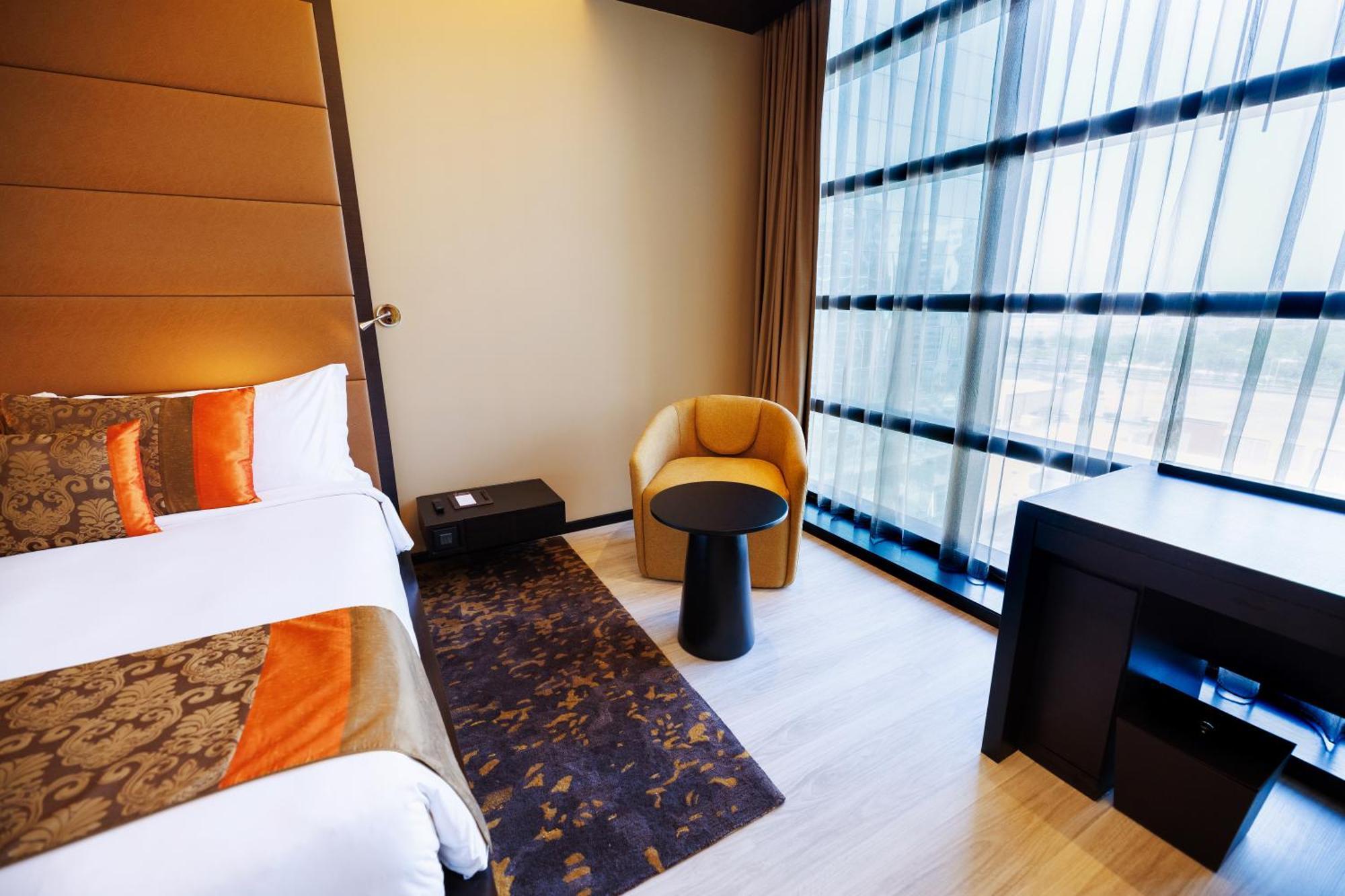 Deluxe Room one King Bed Non Smoking