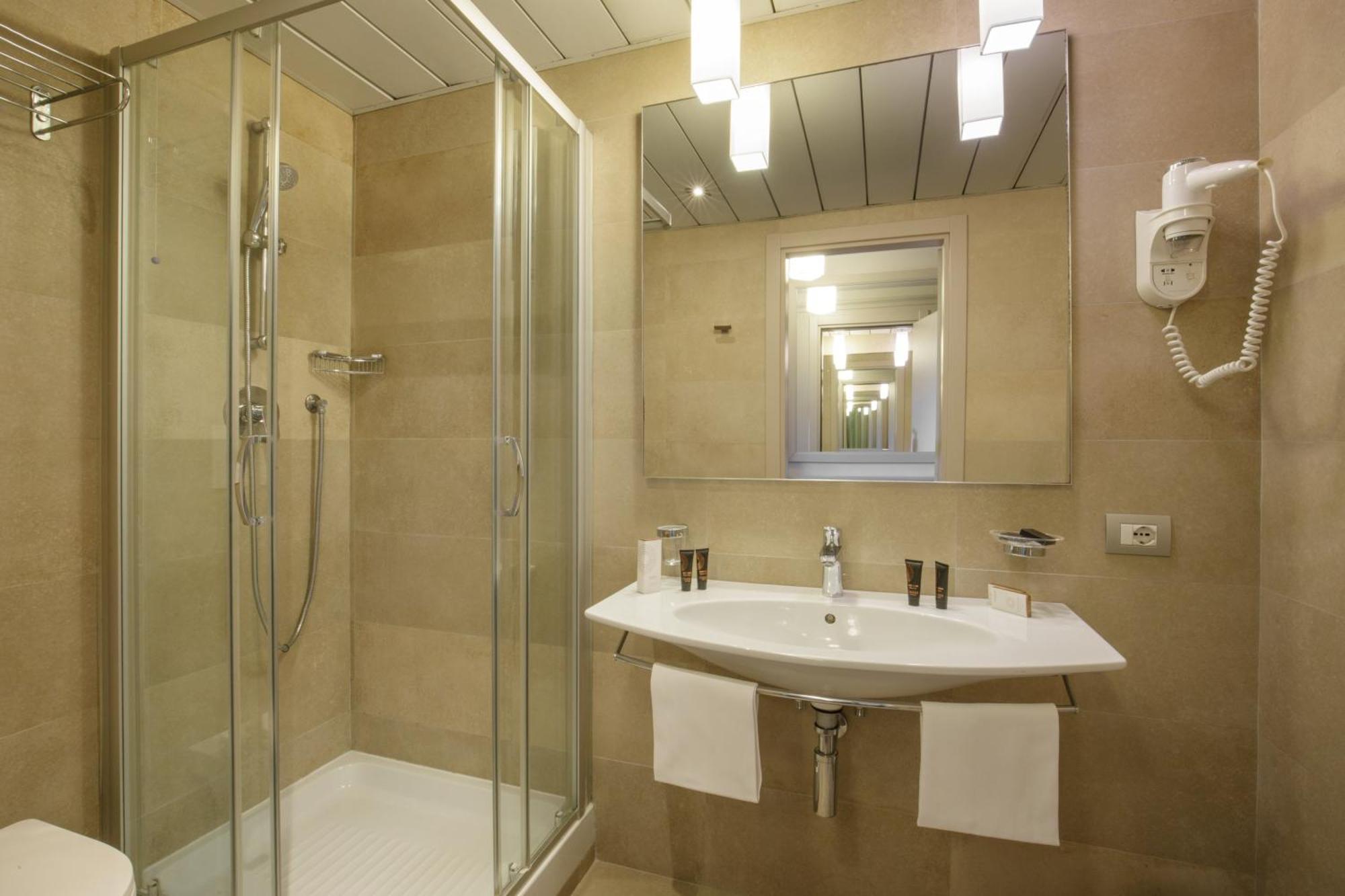 Double Room,1669012515:JPEG