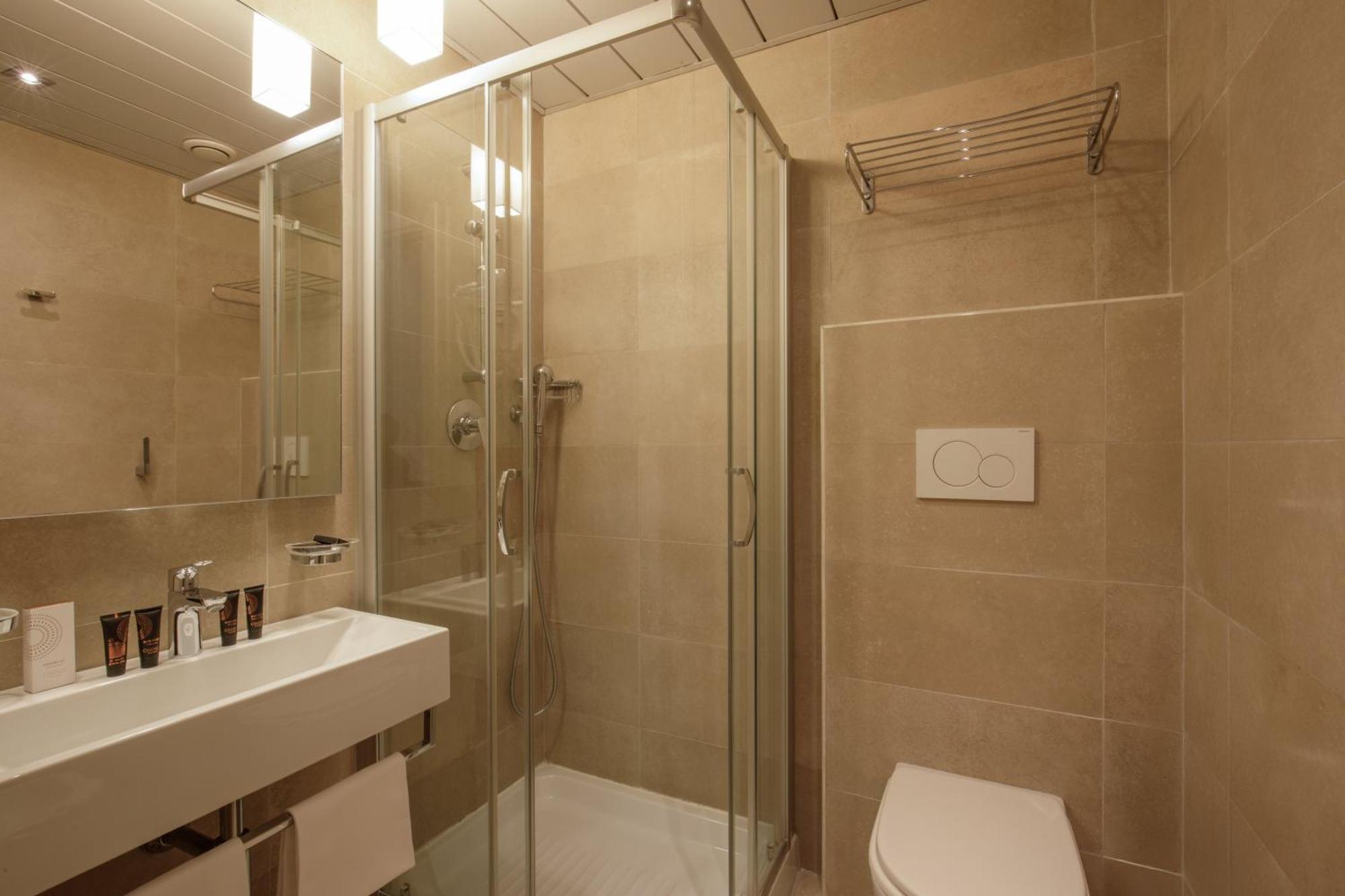 Twin Room,1669012520:JPEG