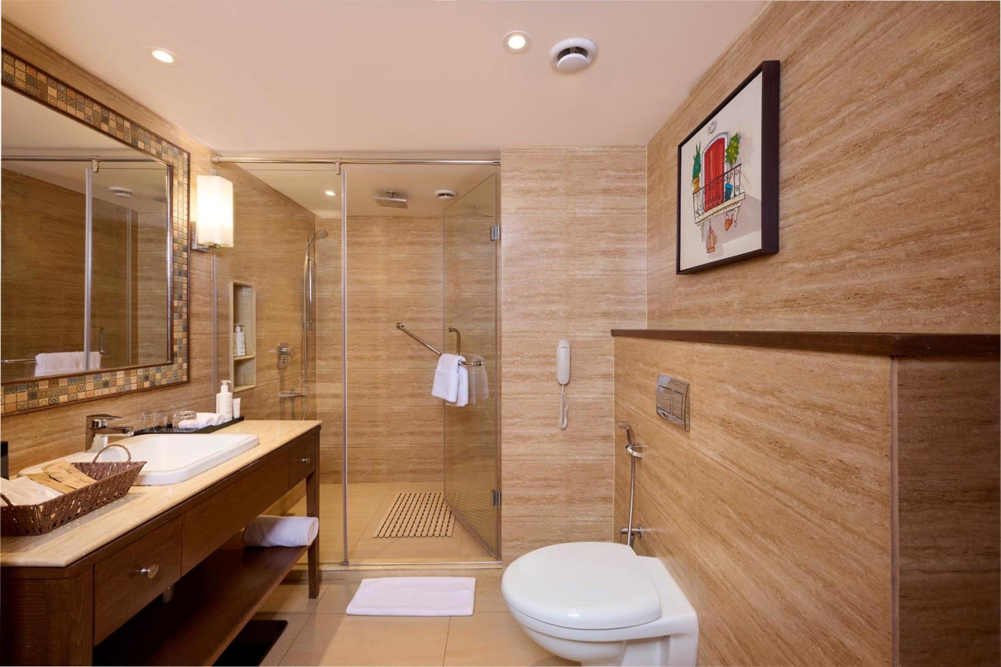 Superior Room - 1 King Bed