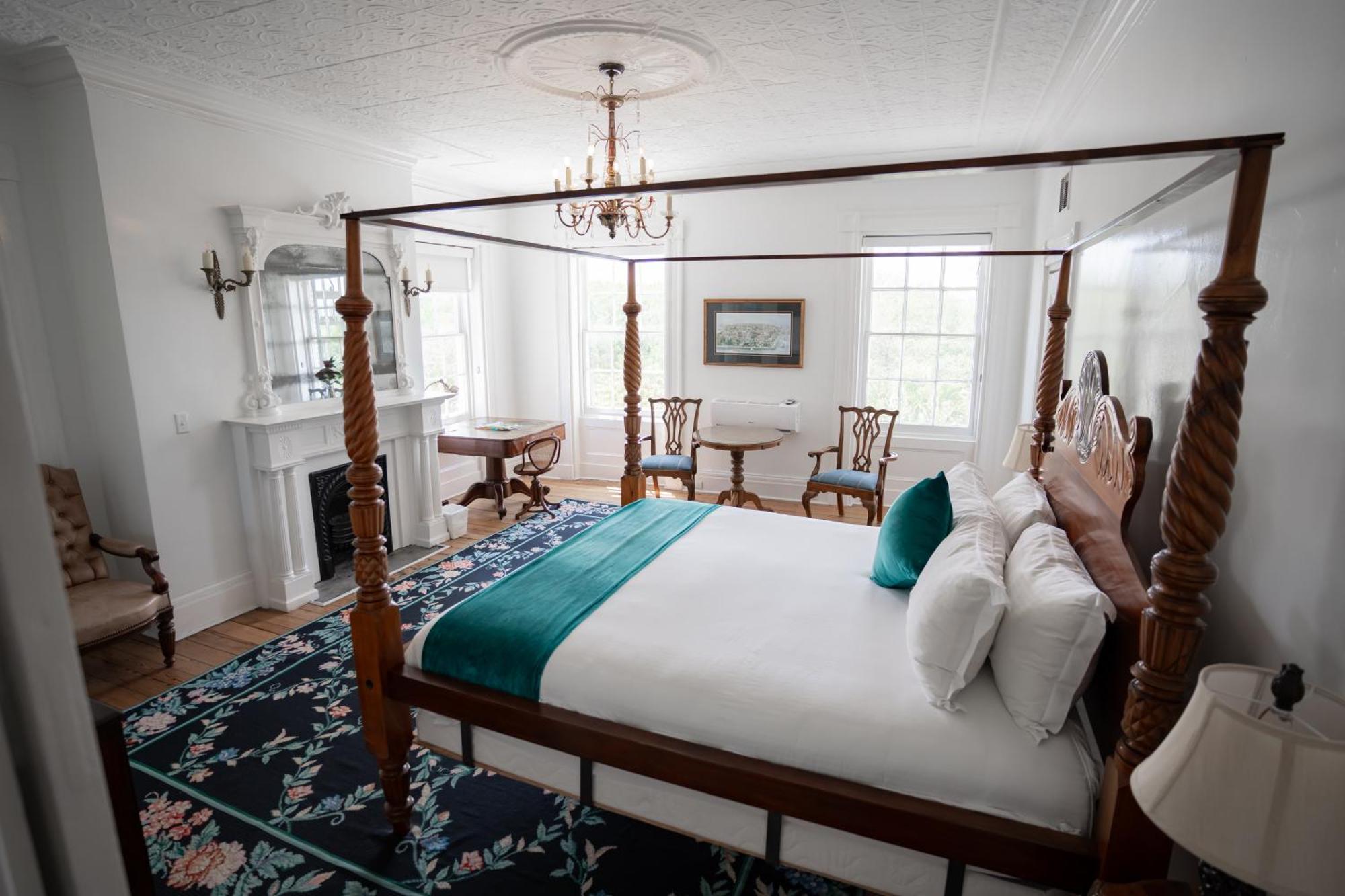 Pringle Suite