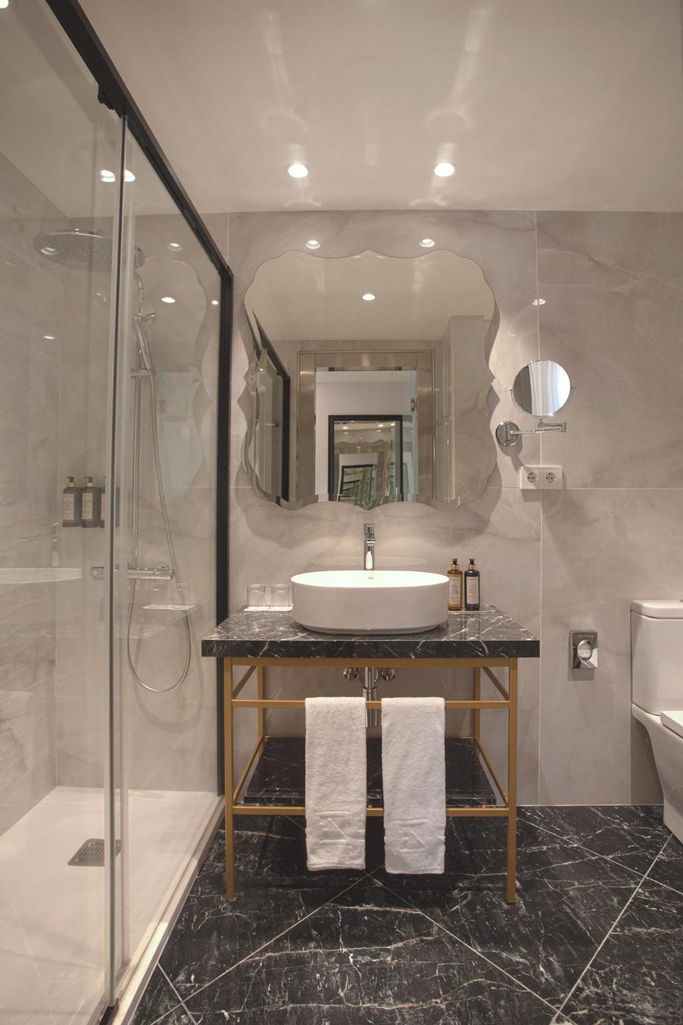 Double Room with Wall View