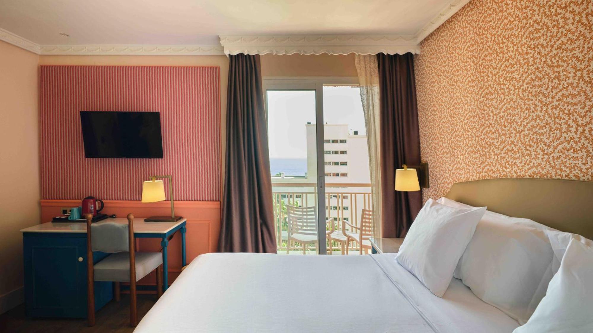 Double or Twin Room with Side Sea View