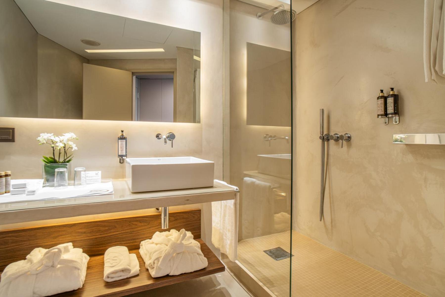 Comfort King Room