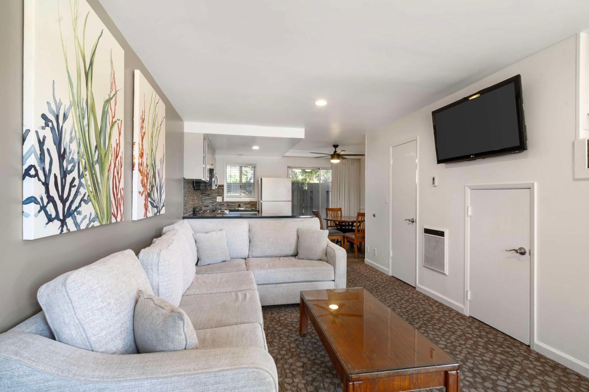 Two-Bedroom Townhouse Non-Smoking