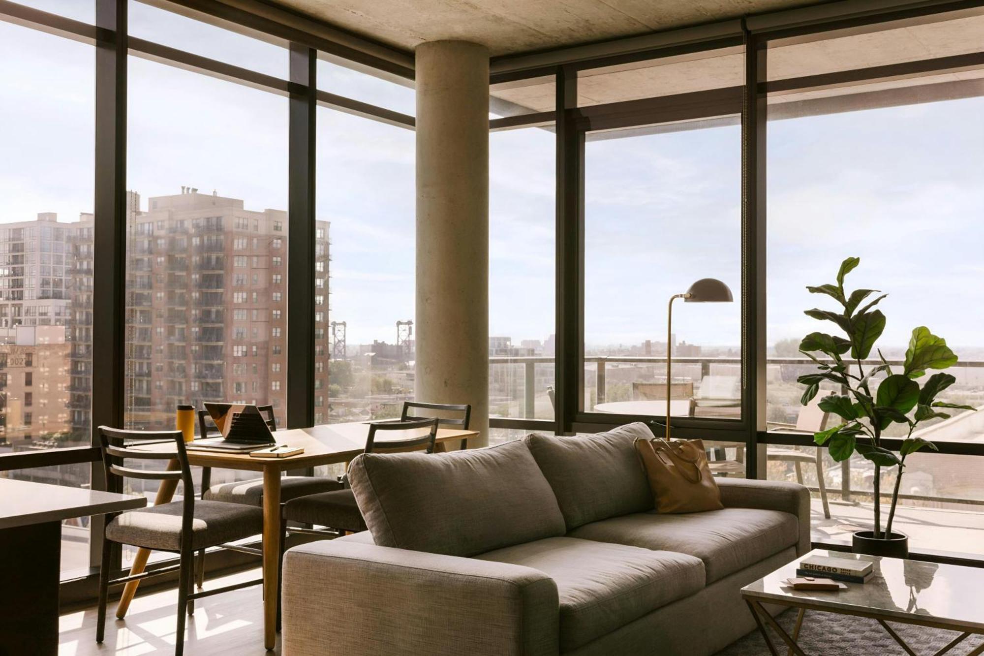 One-Bedroom Superior Apartment with Queen and Sofa Bed and City View