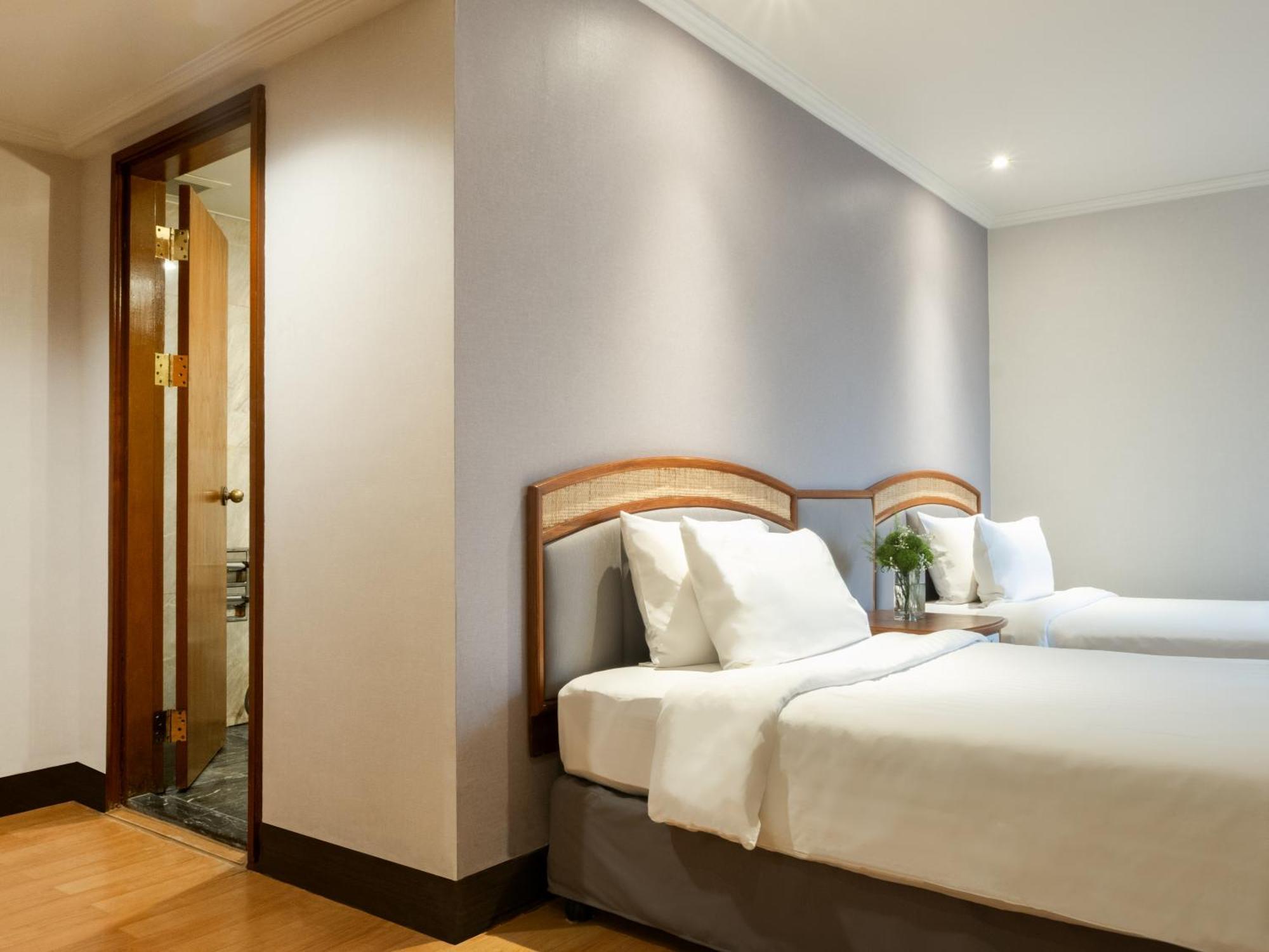One-Bedroom Twin Suite