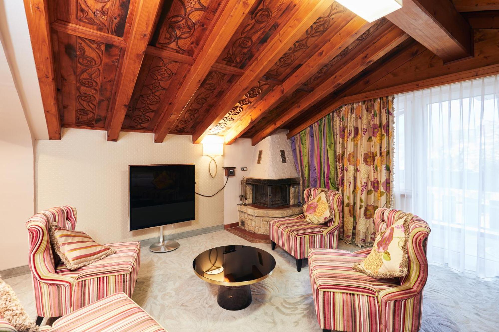 Luxury Suite