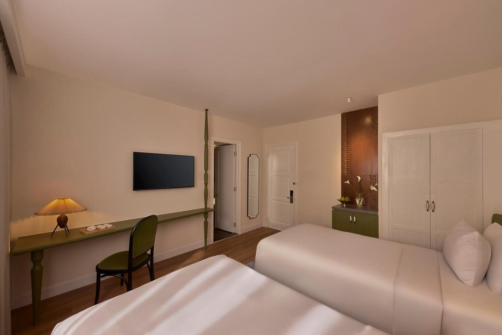 Twin Room with City View
