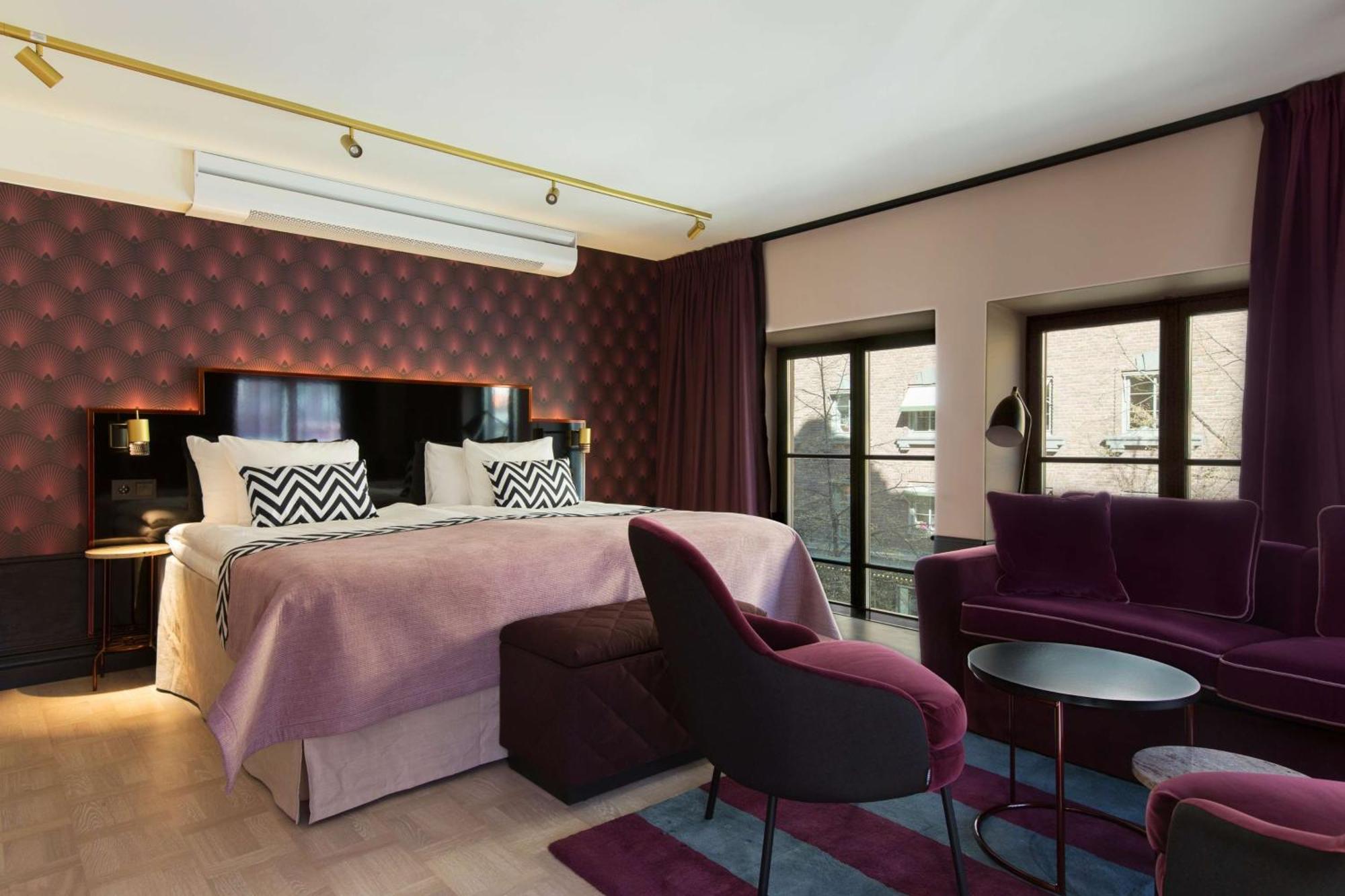 Junior Suite with City View