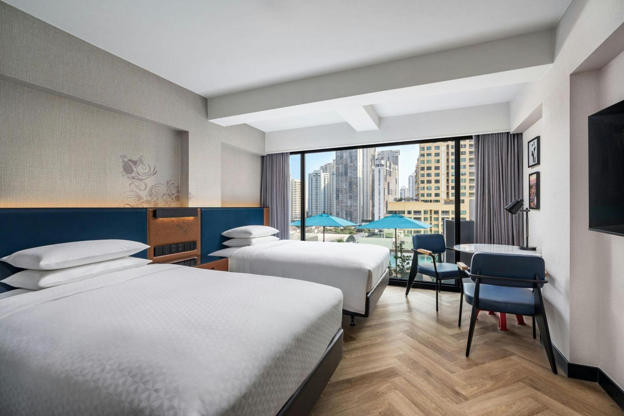Deluxe Room, 2 Double, City view