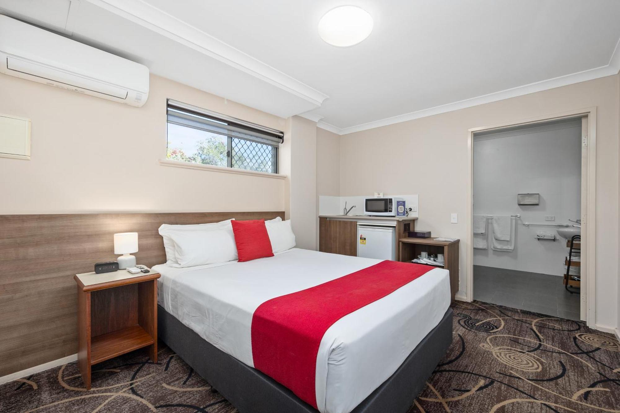 Queen Bed - Wheelchair Accessible Room