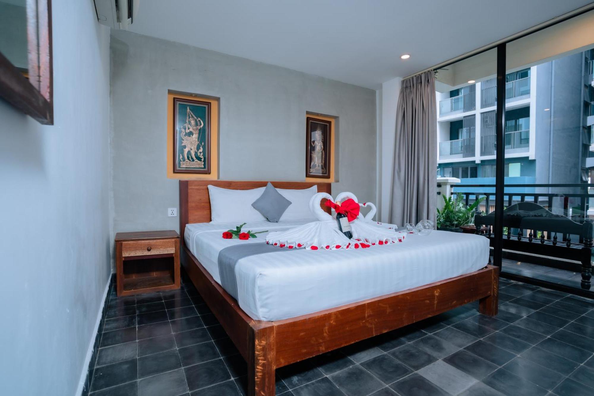 Deluxe Double Room with Balcony