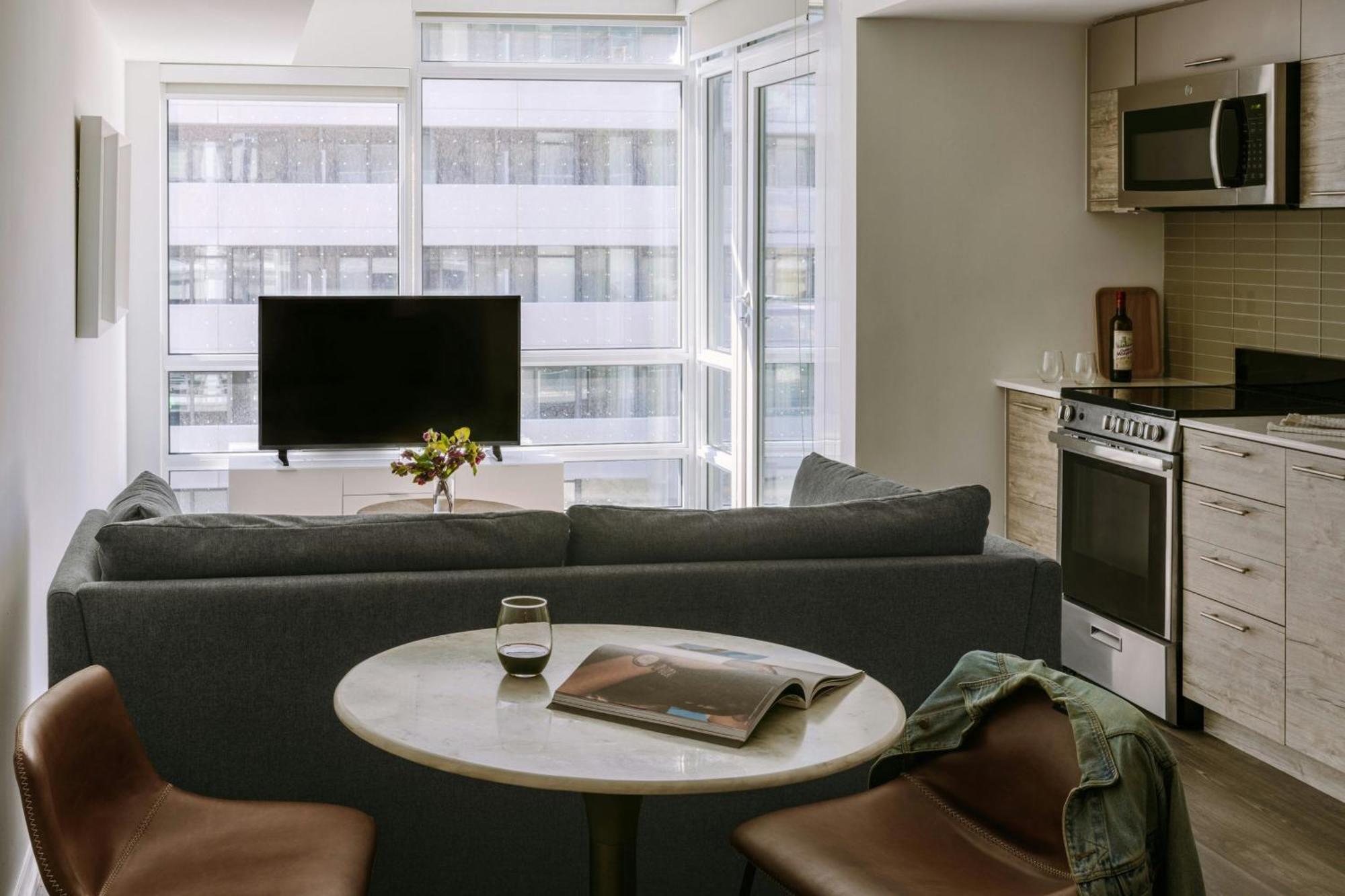 One-Bedroom Superior Apartment with Queen Bed