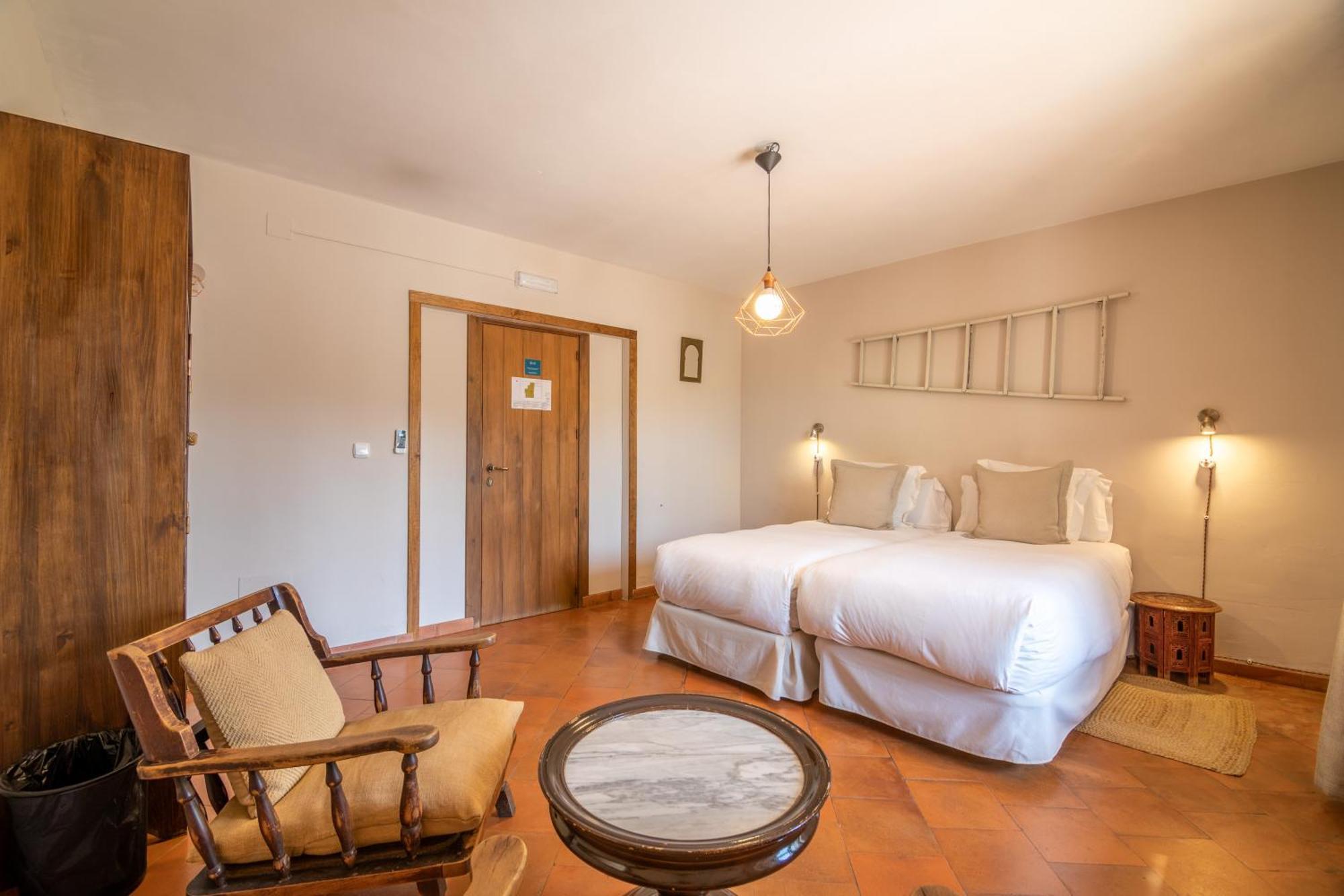 Twin Room with View to the Alhambra