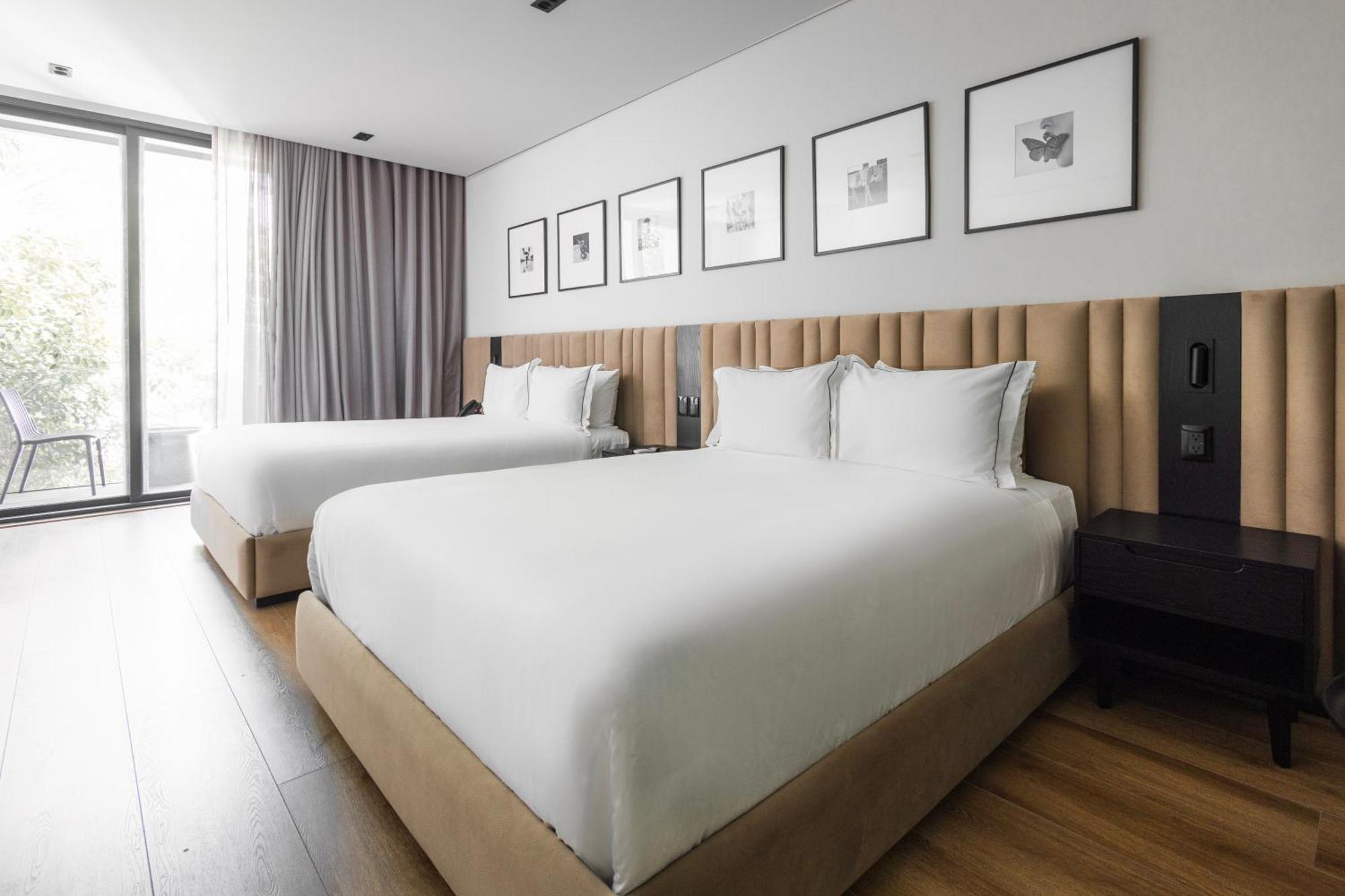 Deluxe Queen Suite