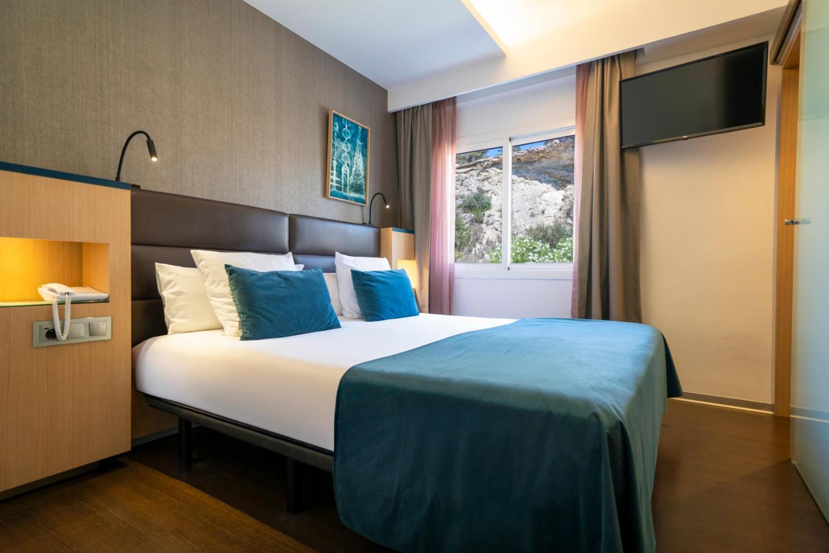 Deluxe Room Mountain View