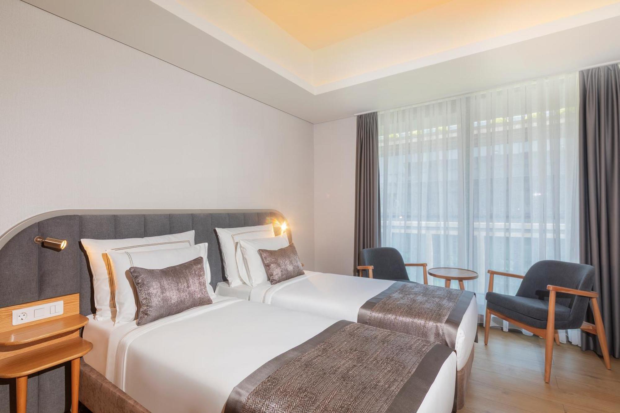 Deluxe Double Room with Balcony