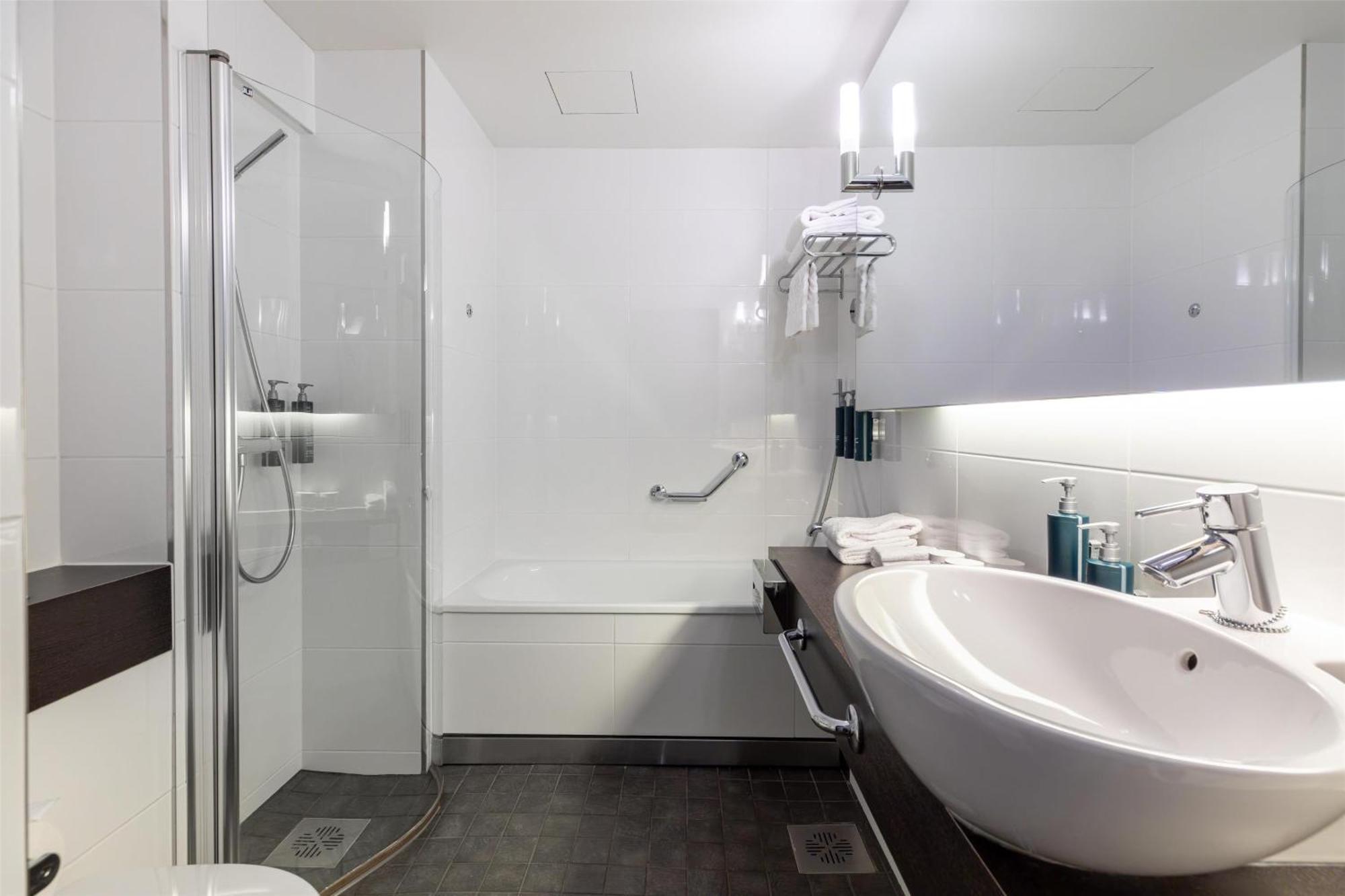 Junior King Suite with Partial Sea View