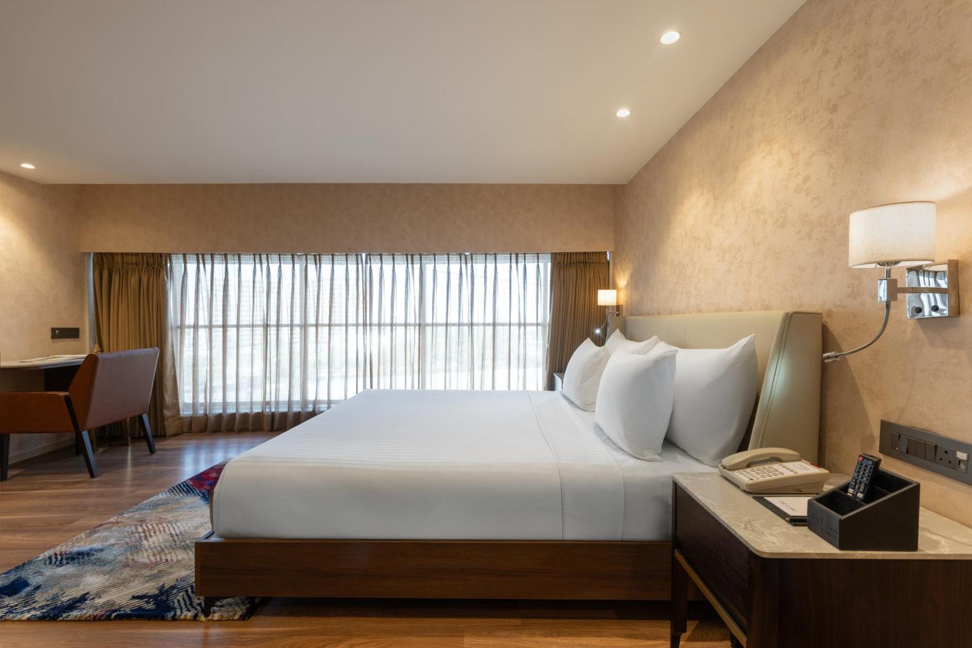 Executive King Room with Bath Tub