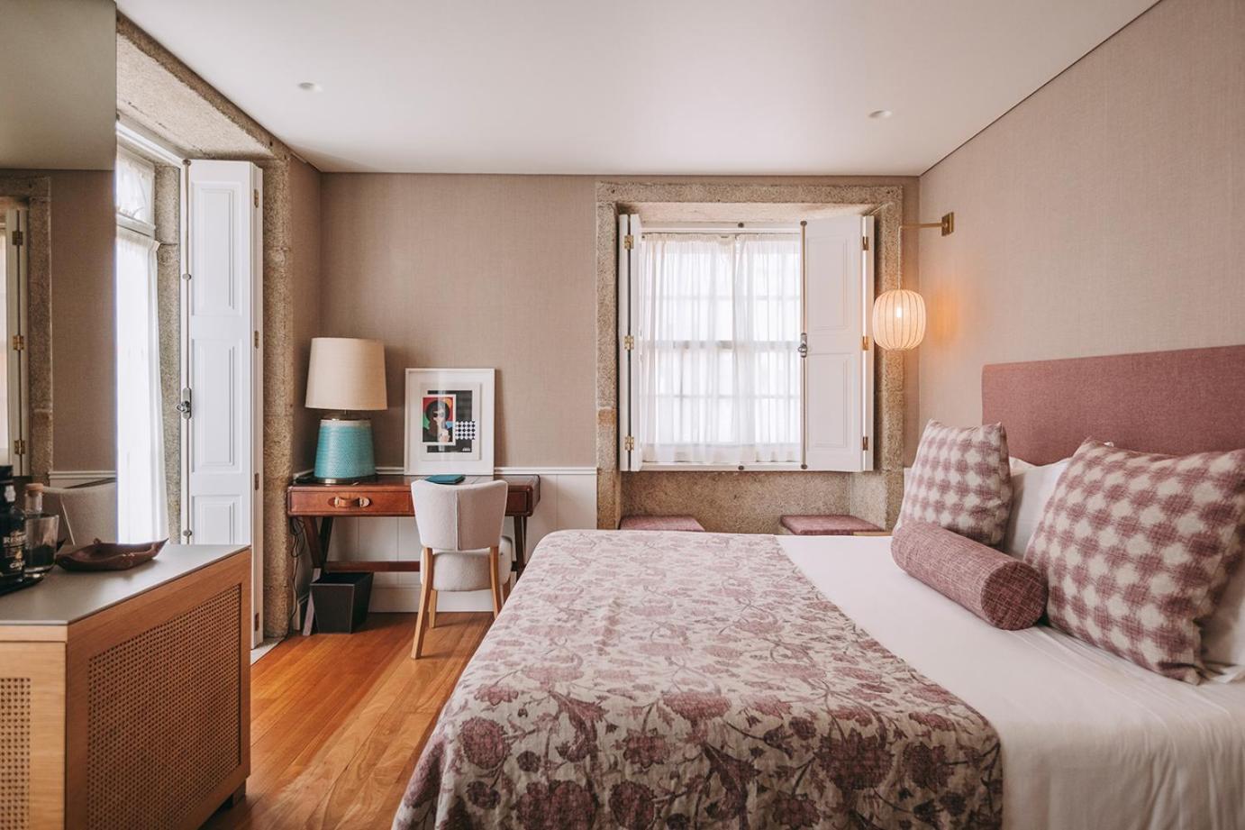 Deluxe Double or Twin Room with River View and Balcony
