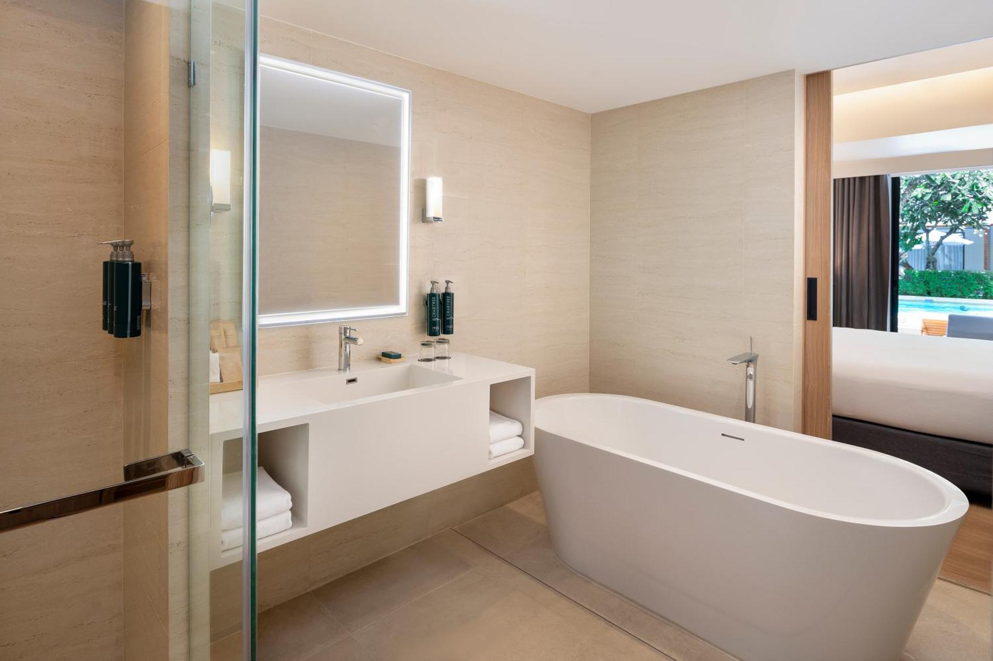 Premium King Room with Pool Access
