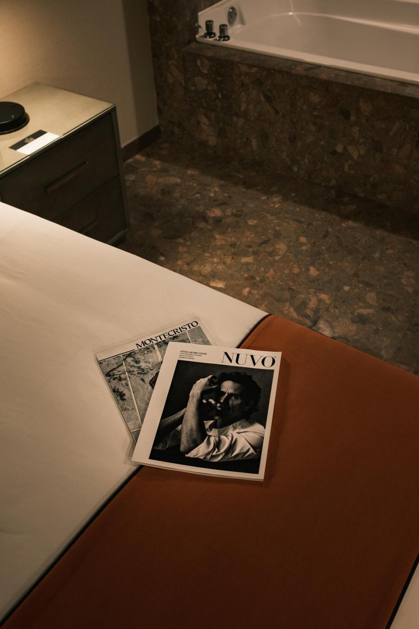 Executive Queen Jacuzzi