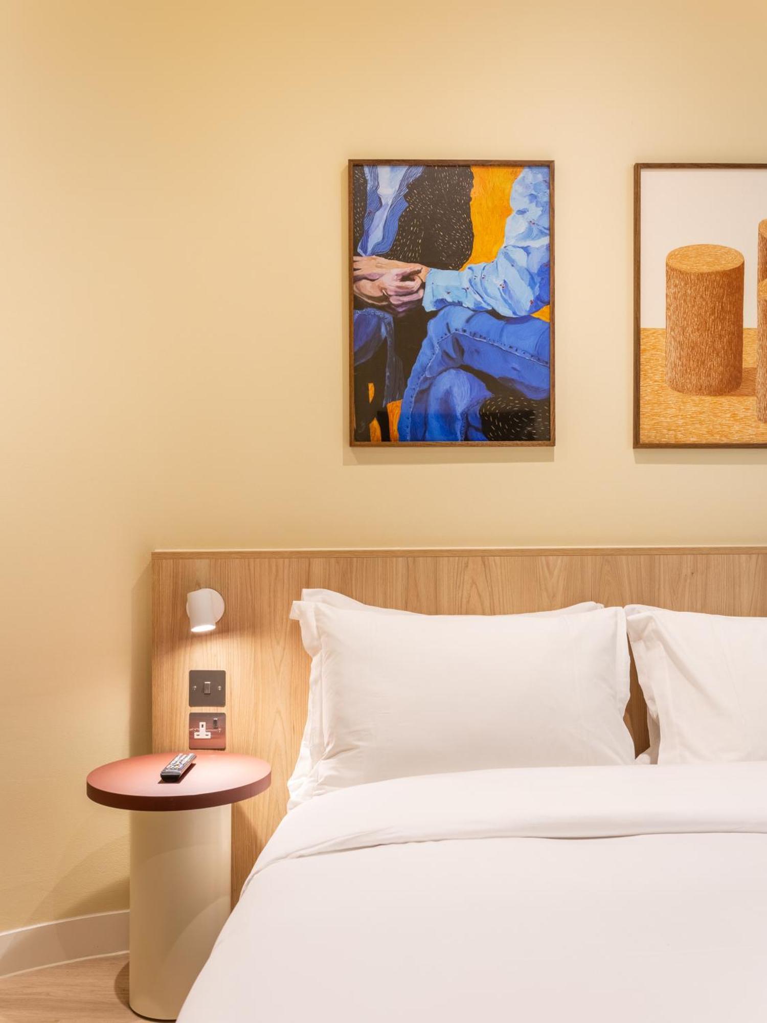 Medium Room - Accessible
