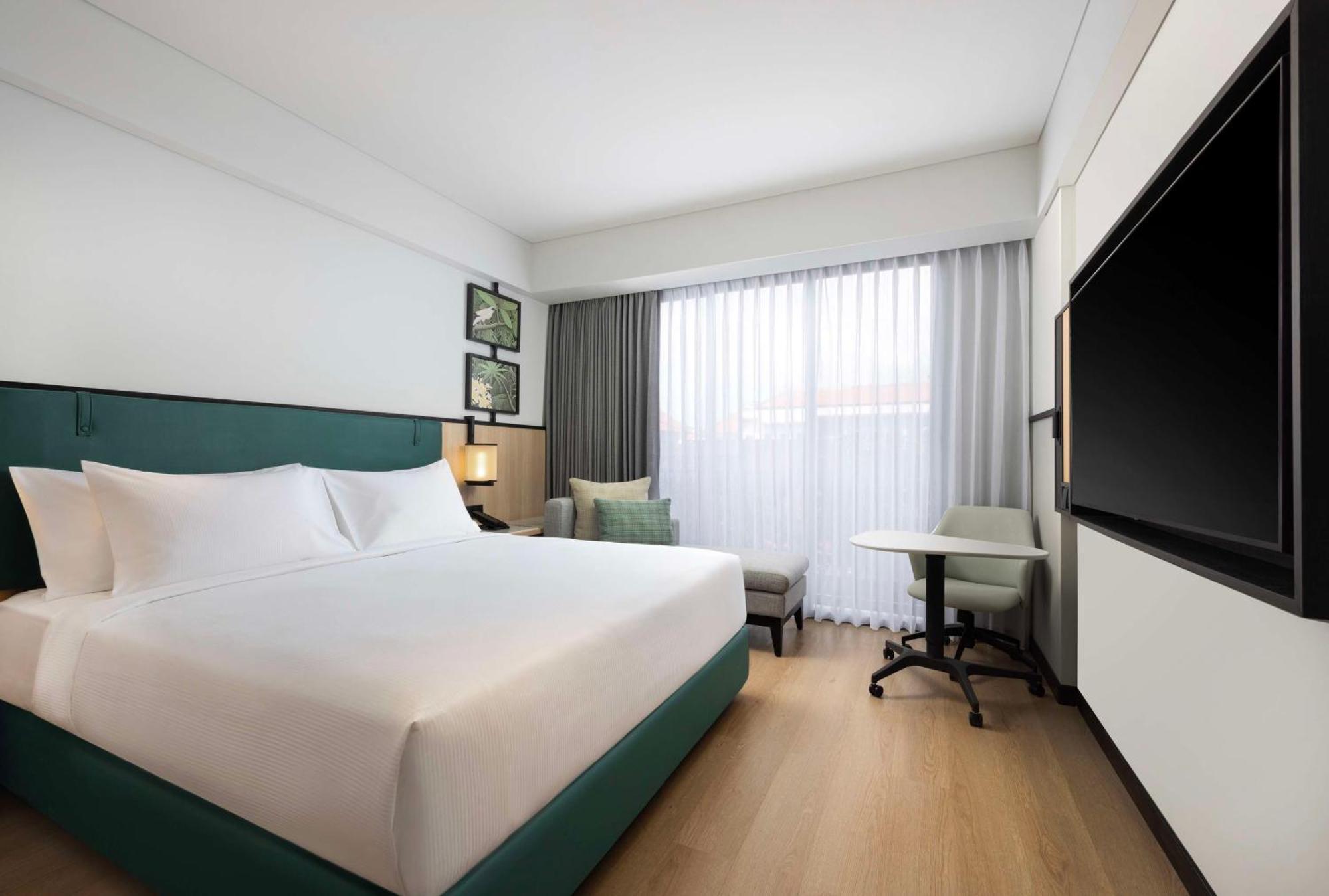 King Guest Room,1689847104:JPEG