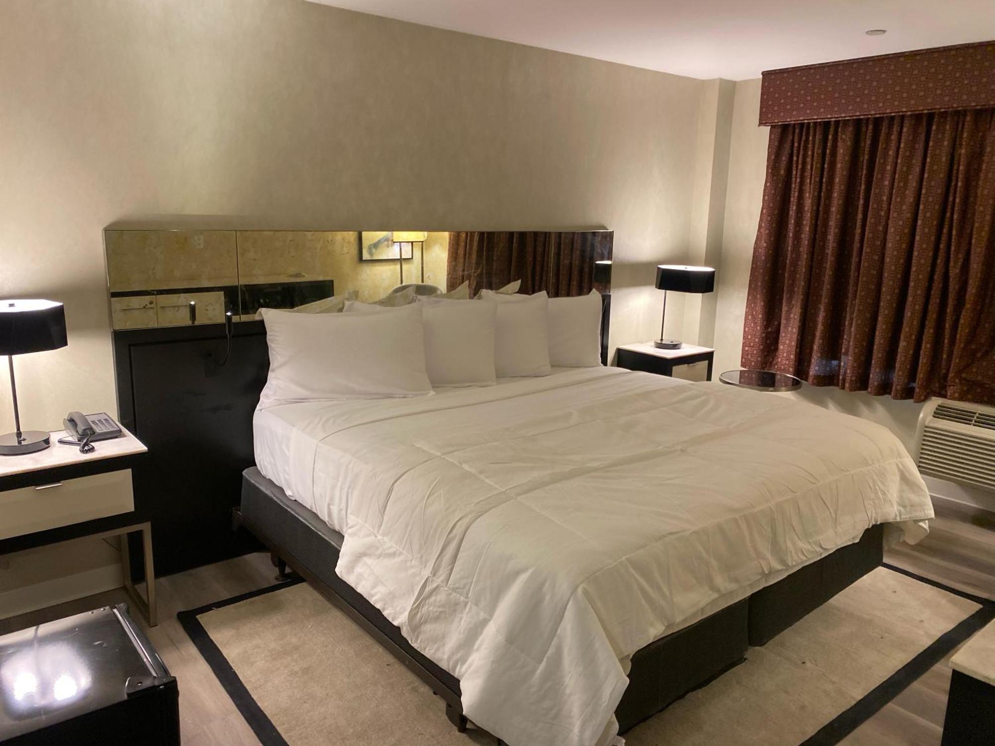 Standard King Room