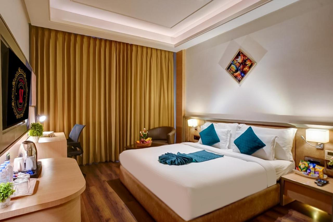 Deluxe Room,1691004109:JPEG