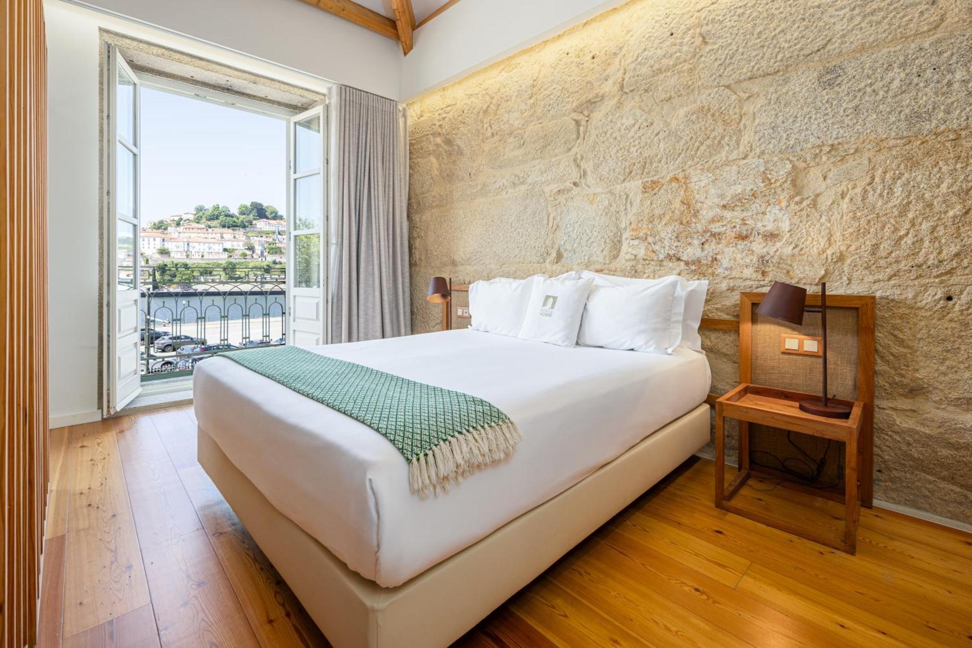 One-Bedroom Apartment with Balcony