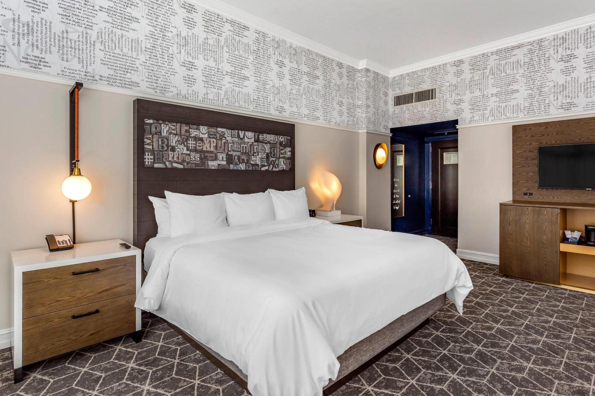 King Suite - Non-Smoking,1697829510:JPEG