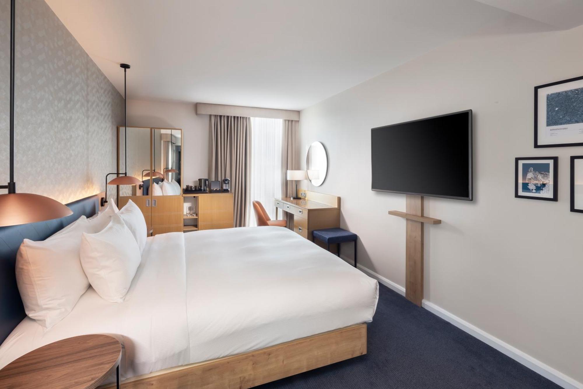 Queen Room - Accessible