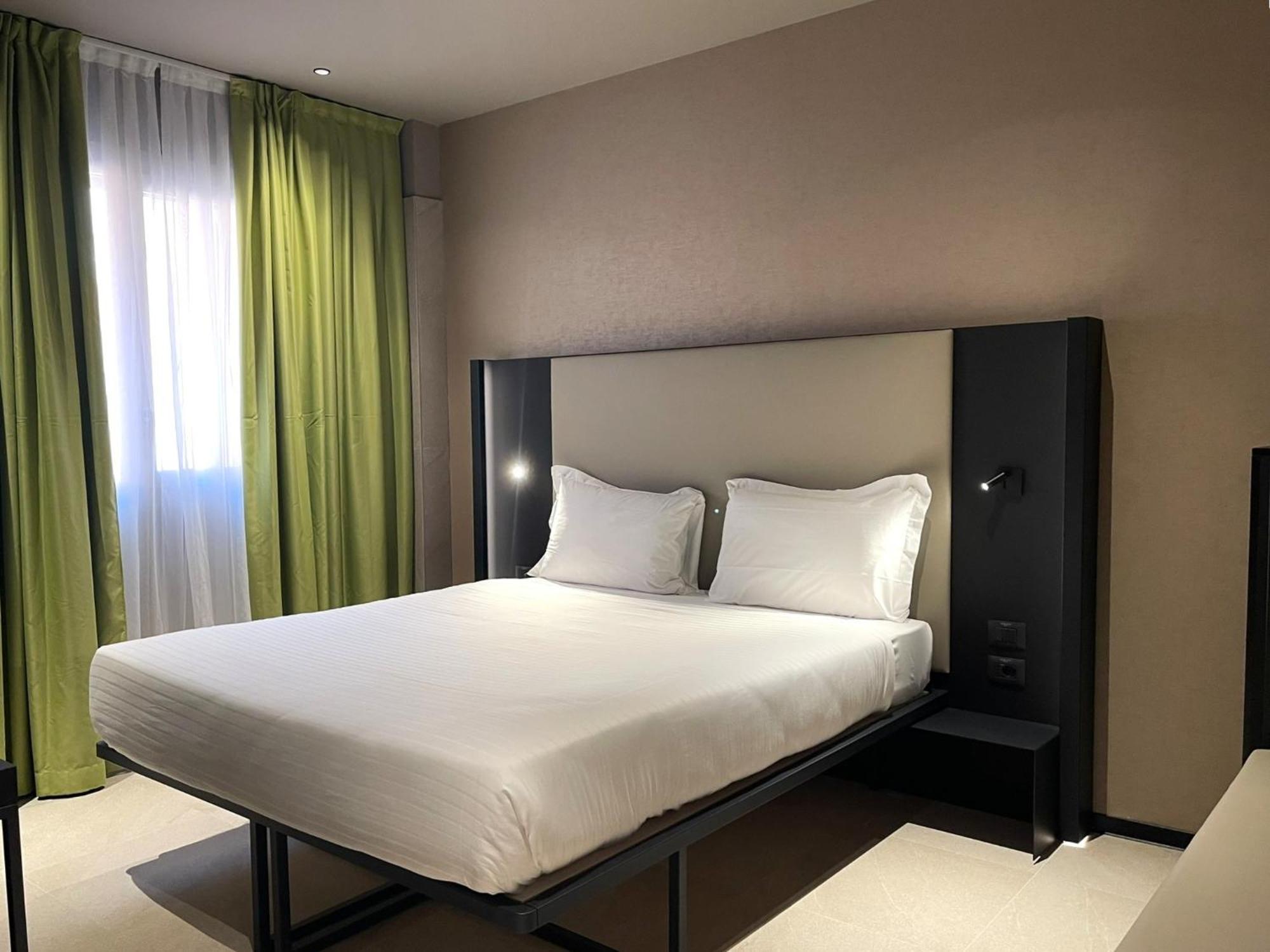 Triple Room with City View