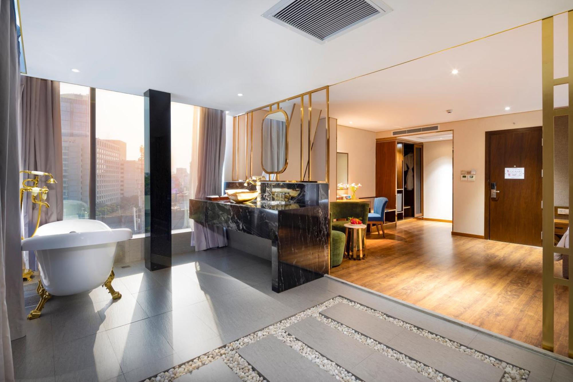 Junior Suite City View - Free Mini-bar & Afternoon Tea