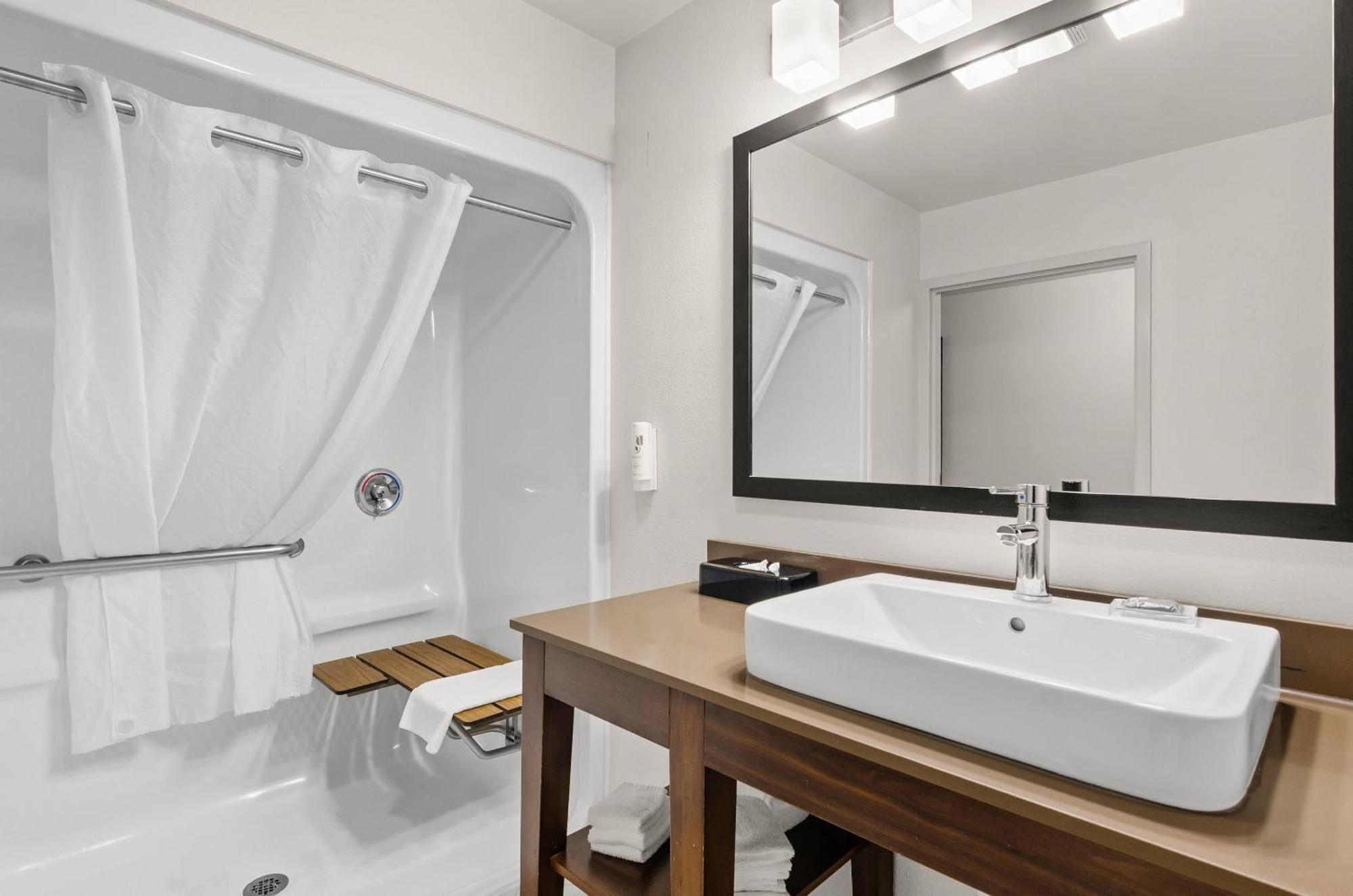 Queen Room with Two Queen Beds - Disability Access with Roll In Shower