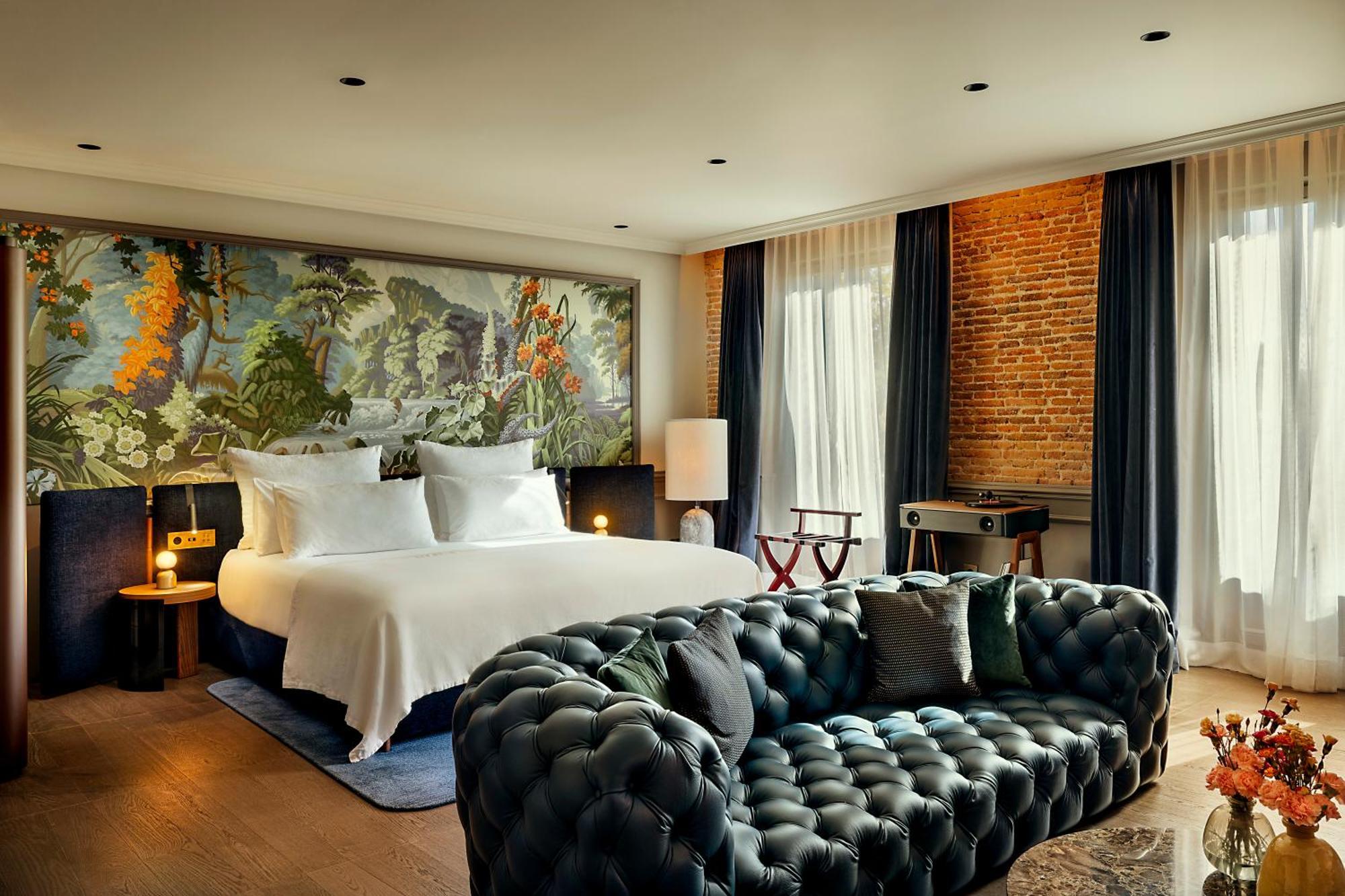 Superior Suite with City View